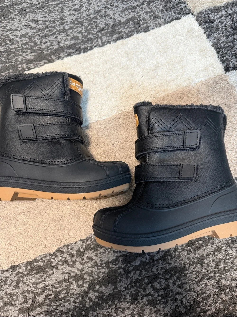 Target Cat & Jack kids’ fleece-lined winter boots, black / grey, size 11 EUC!